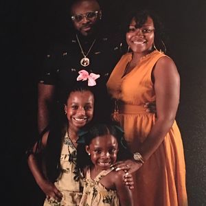 Meet your Posher, Nia